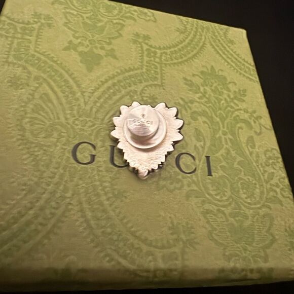 Brand new with box and dustbag Gucci Silver heart  Brooch - Picture 5 of 7